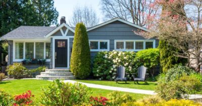 Home with a lot of space when gathering and gardening